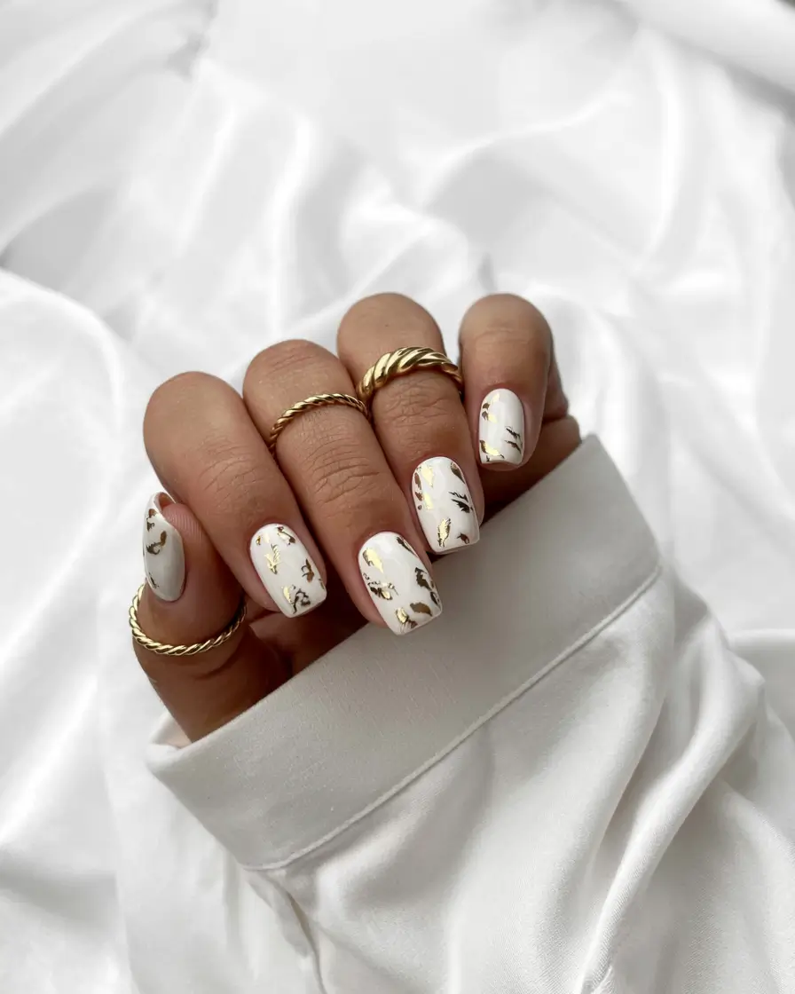 nail art ideas christmas White and Gold Marble Chic