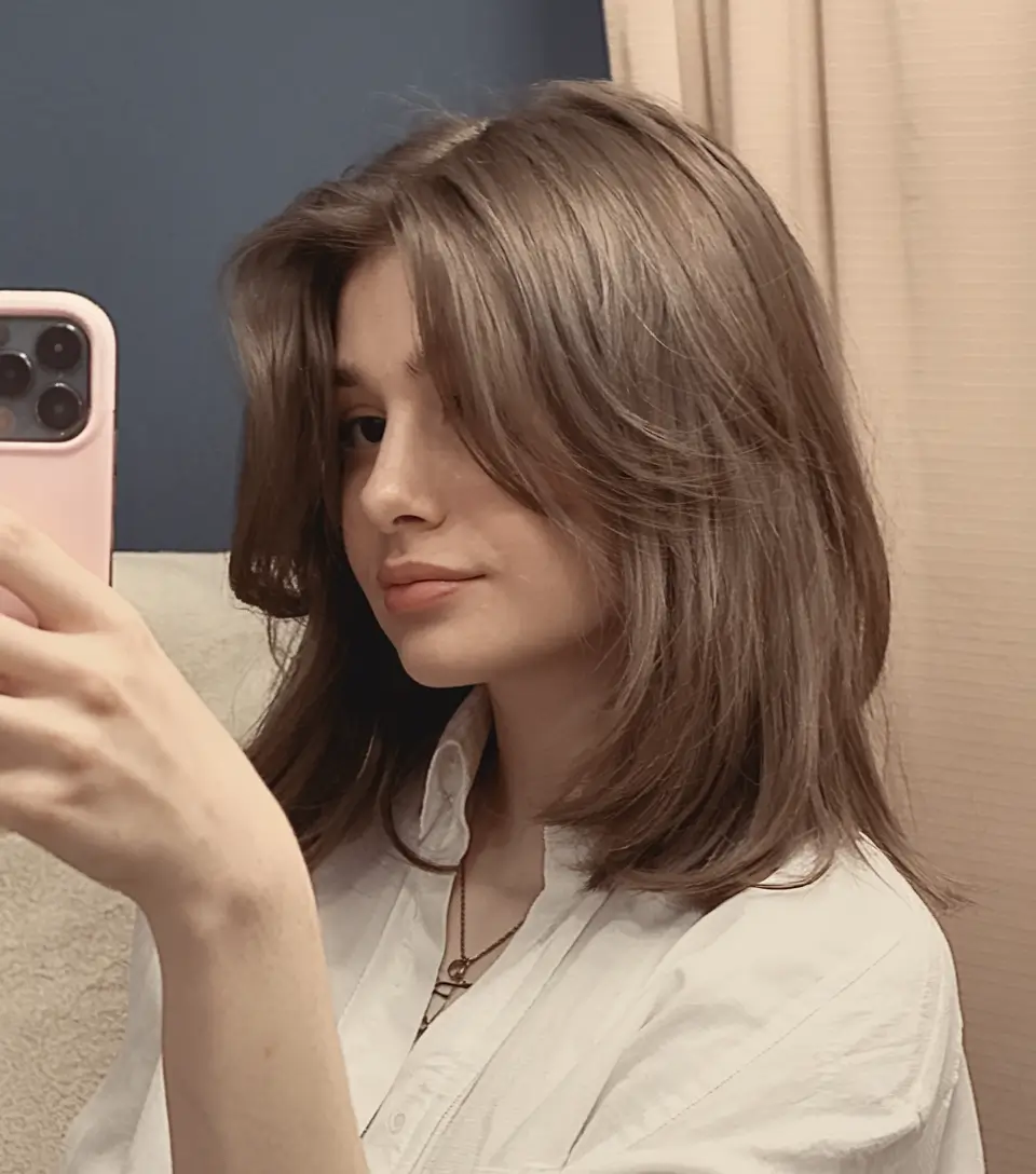 winter medium haircuts 2025-2026 Soft Curtain Bangs with Natural Flow