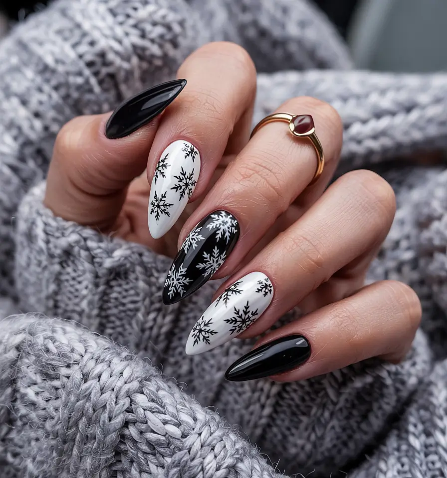 long winter nails white Snowflake Contrast