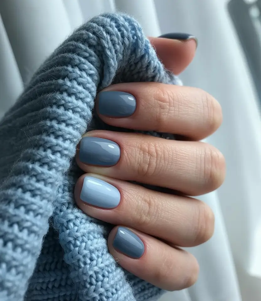 Trendy Winter Dip Nails 2025 2026 Frosted Blue Comfort