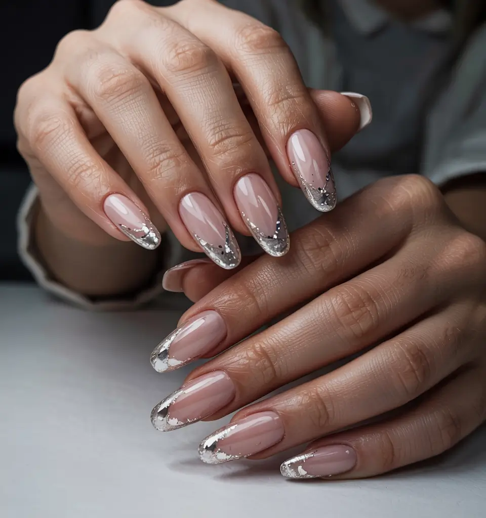 winter nails inspo white Silver Edge