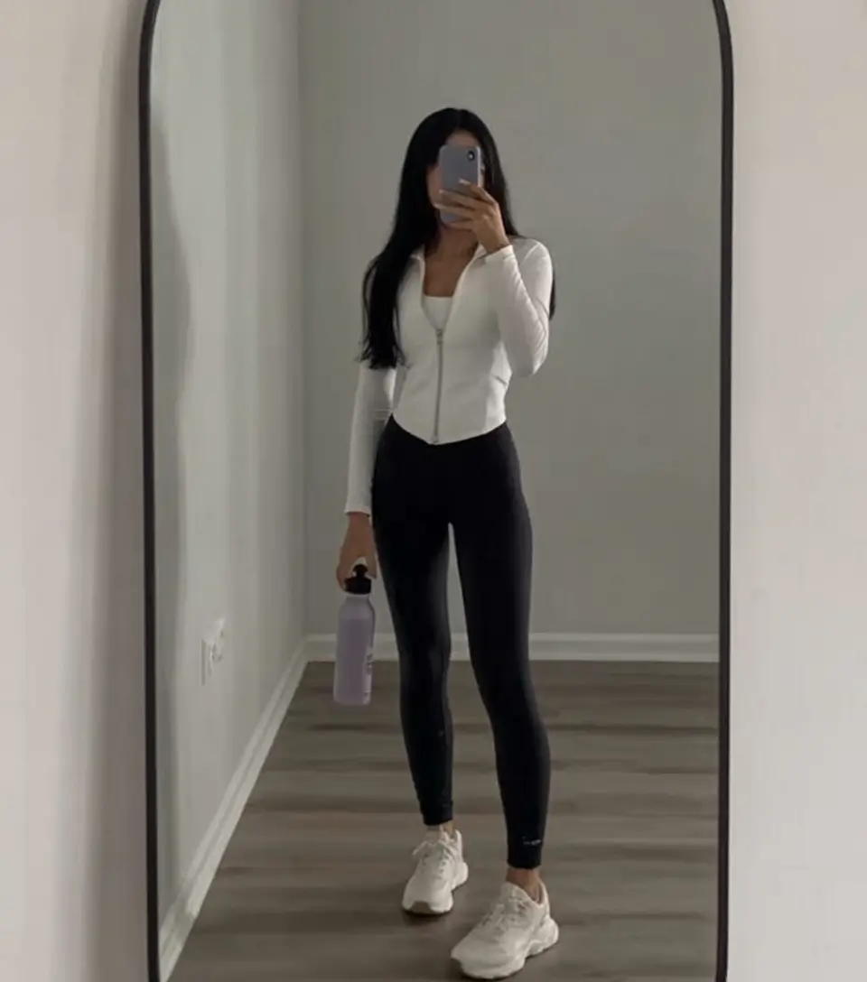 gym outfits aesthetic Chic Sculpted Basics
